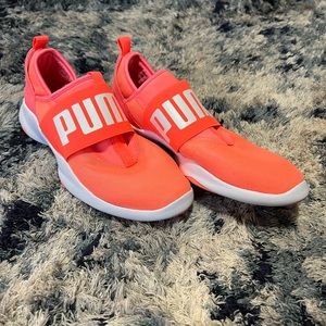 Puma hot pink soft foam size 8.5